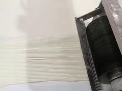 Strip cutting roller